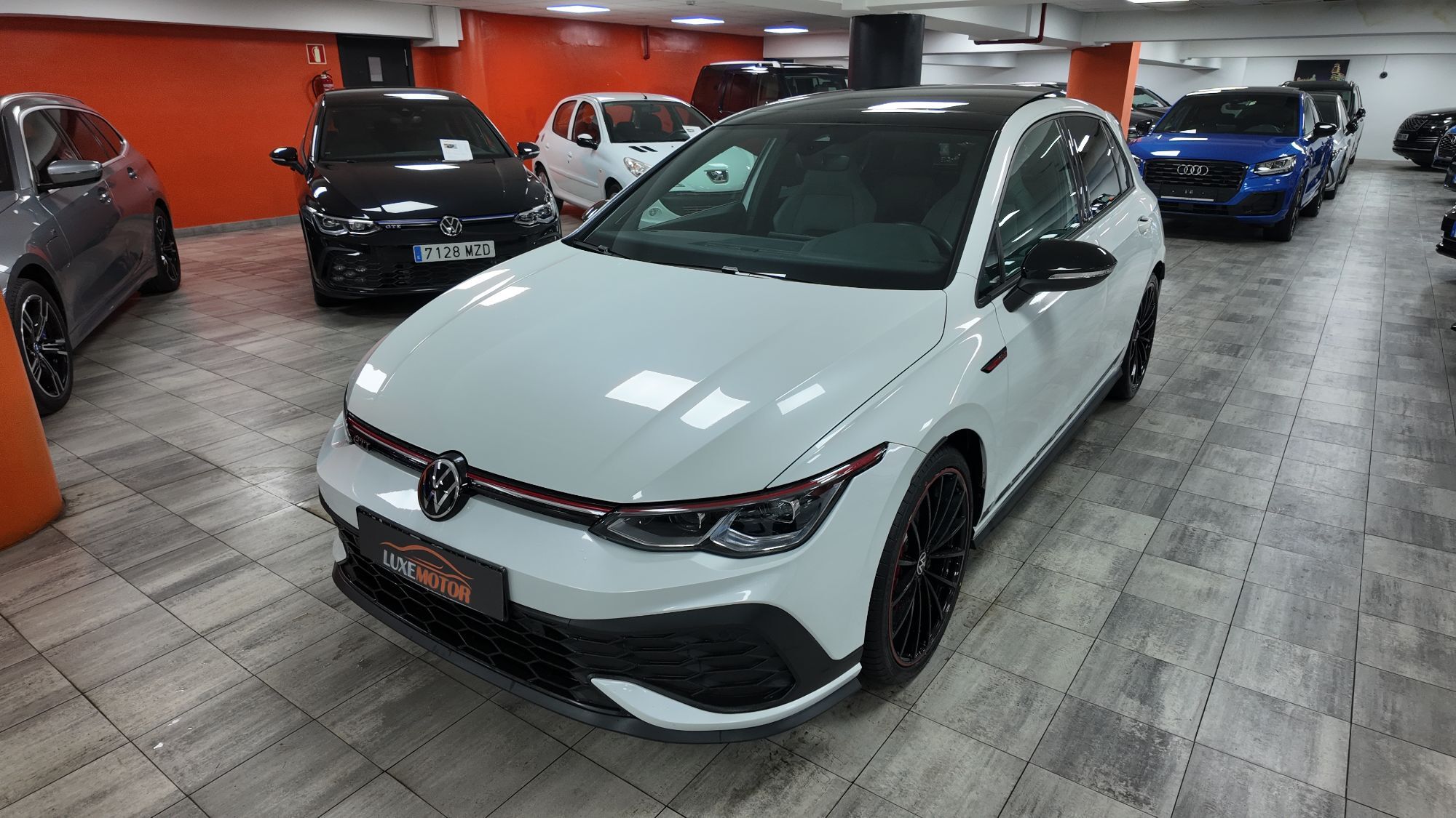 VOLKSWAGEN Golf (2.0 TSI GTI Clubsport DSG 221kW) en Madrid