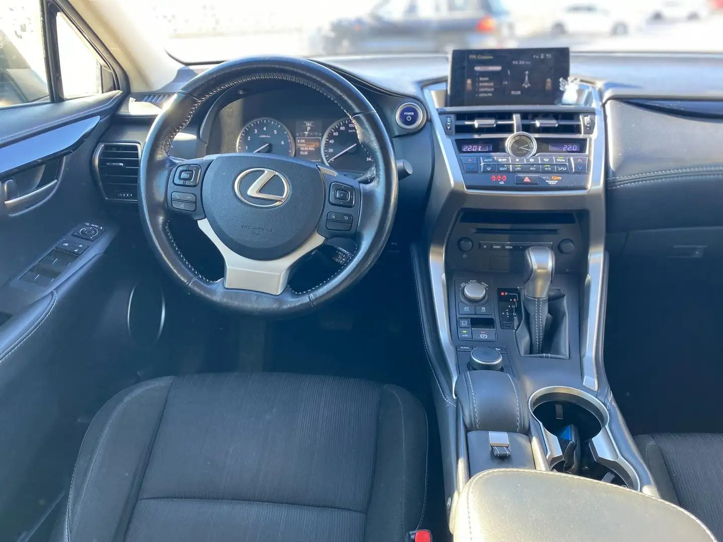 Foto del LEXUS NX 300h Corporate 2WD