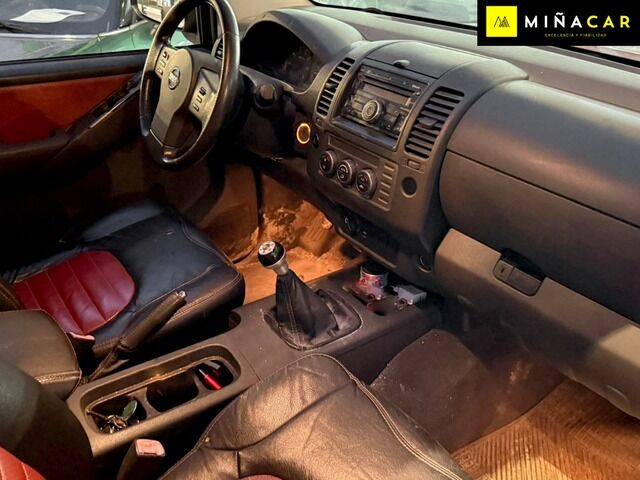 Foto del NISSAN Navara 2.5dCi SE DCb. 4x4