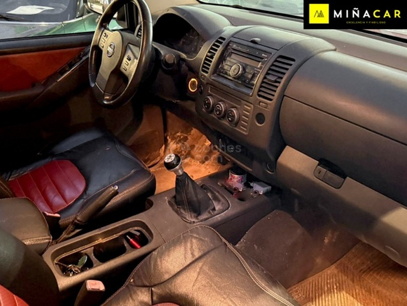 Foto del NISSAN Navara 2.5dCi SE DCb. 4x4