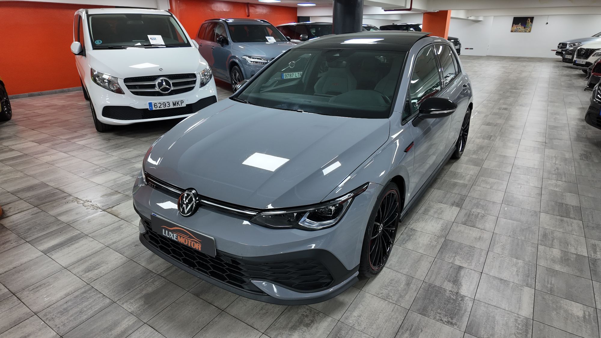 VOLKSWAGEN Golf (2.0 TSI GTI Clubsport DSG 221kW) en Madrid