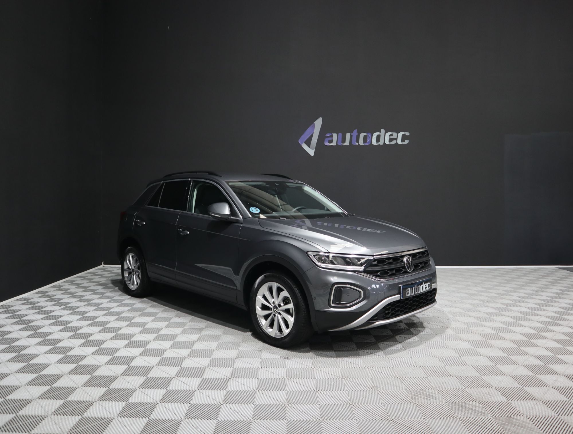 VOLKSWAGEN T-Roc (1.0 TSI Life 81kW) en Valencia
