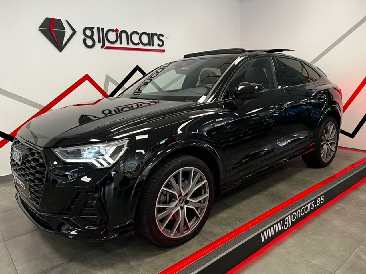 AUDI Q3 (40 TDI 140kW S tronic Quattro Black Line) en Asturias