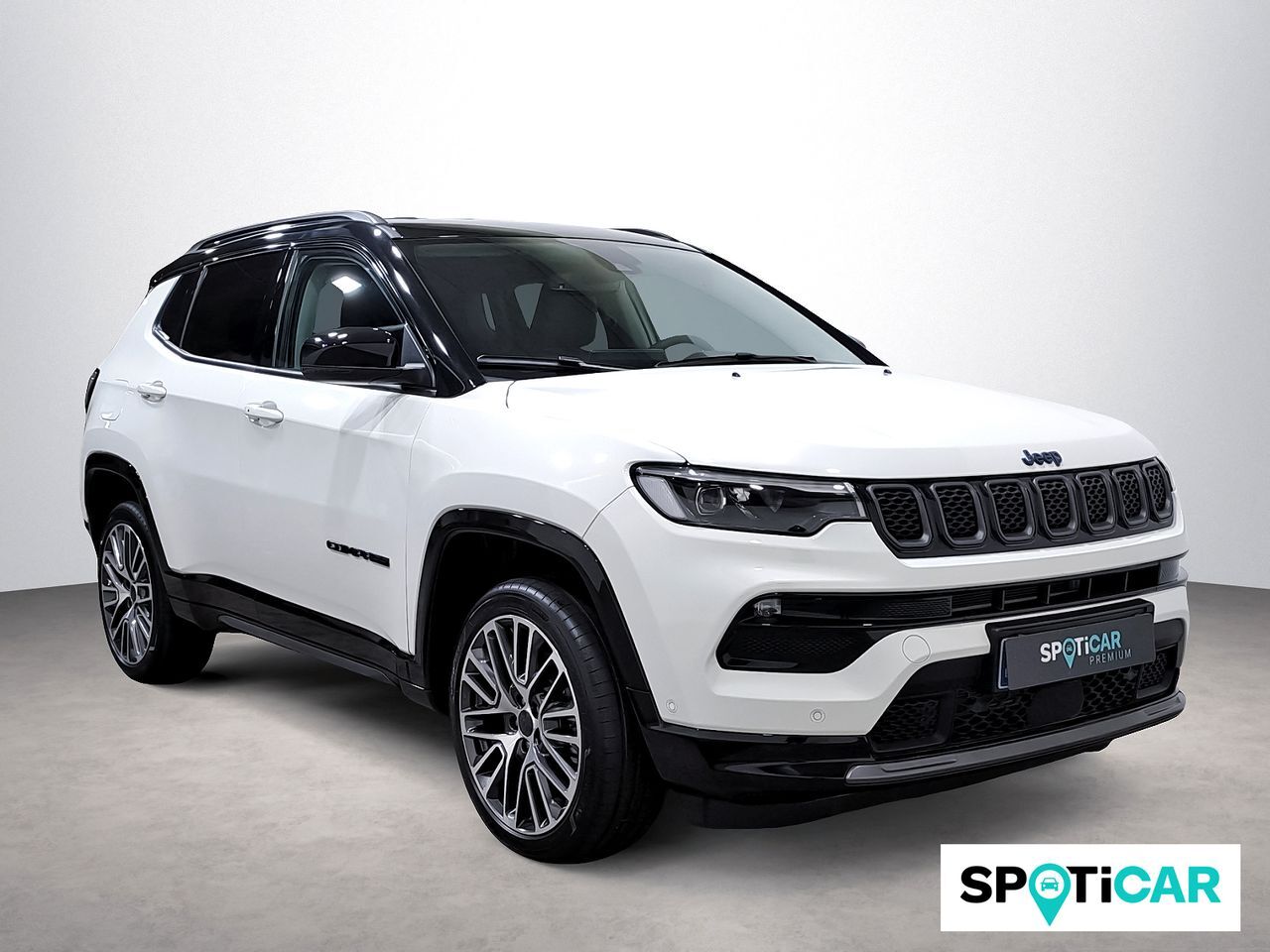 JEEP Compass (4Xe 1.3 PHEV 177kW Summit AT AWD) en Barcelona