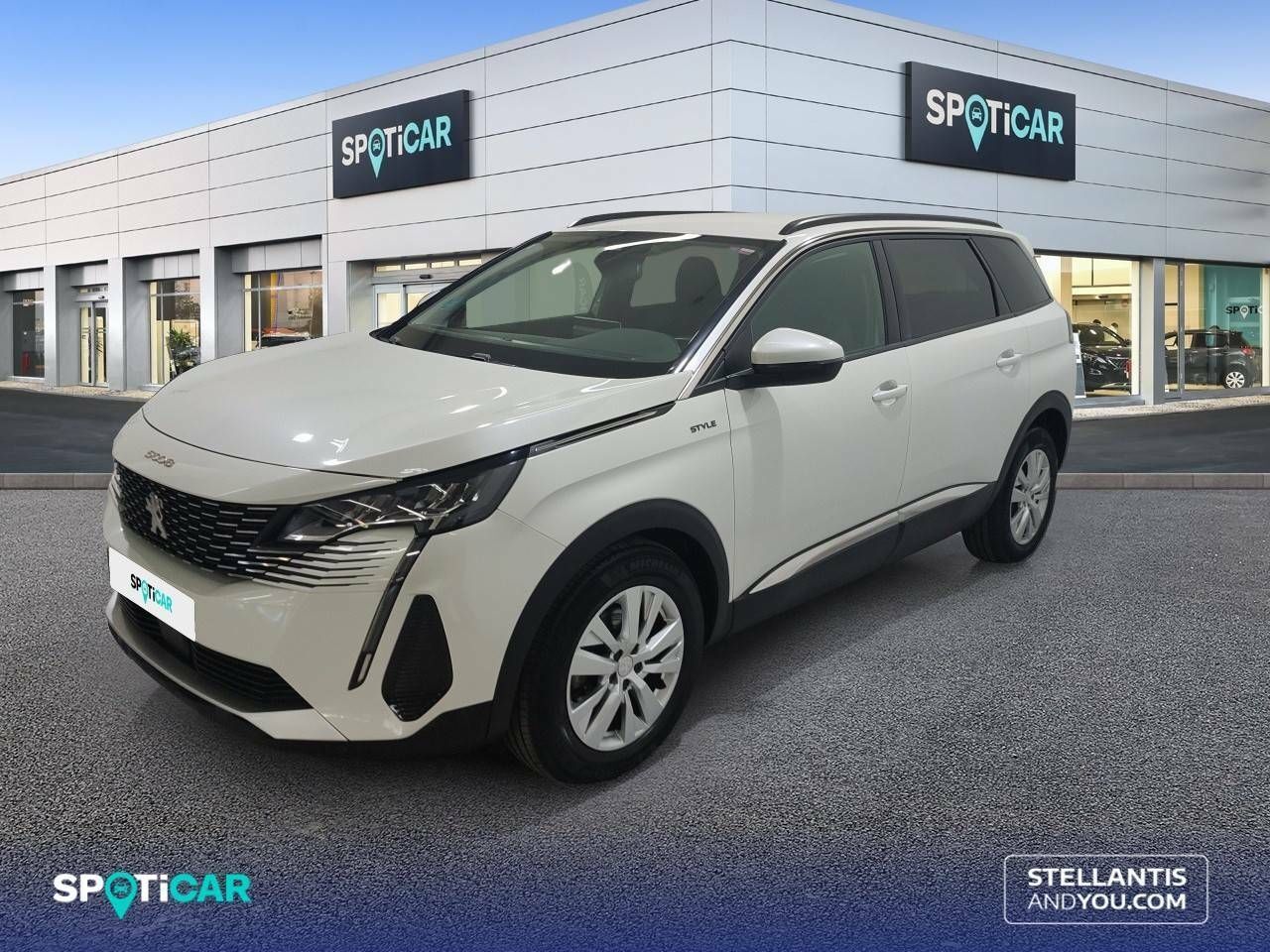 PEUGEOT 5008 ( 1.5 BlueHDi 96kW S&S  EAT8 Style) en Barcelona
