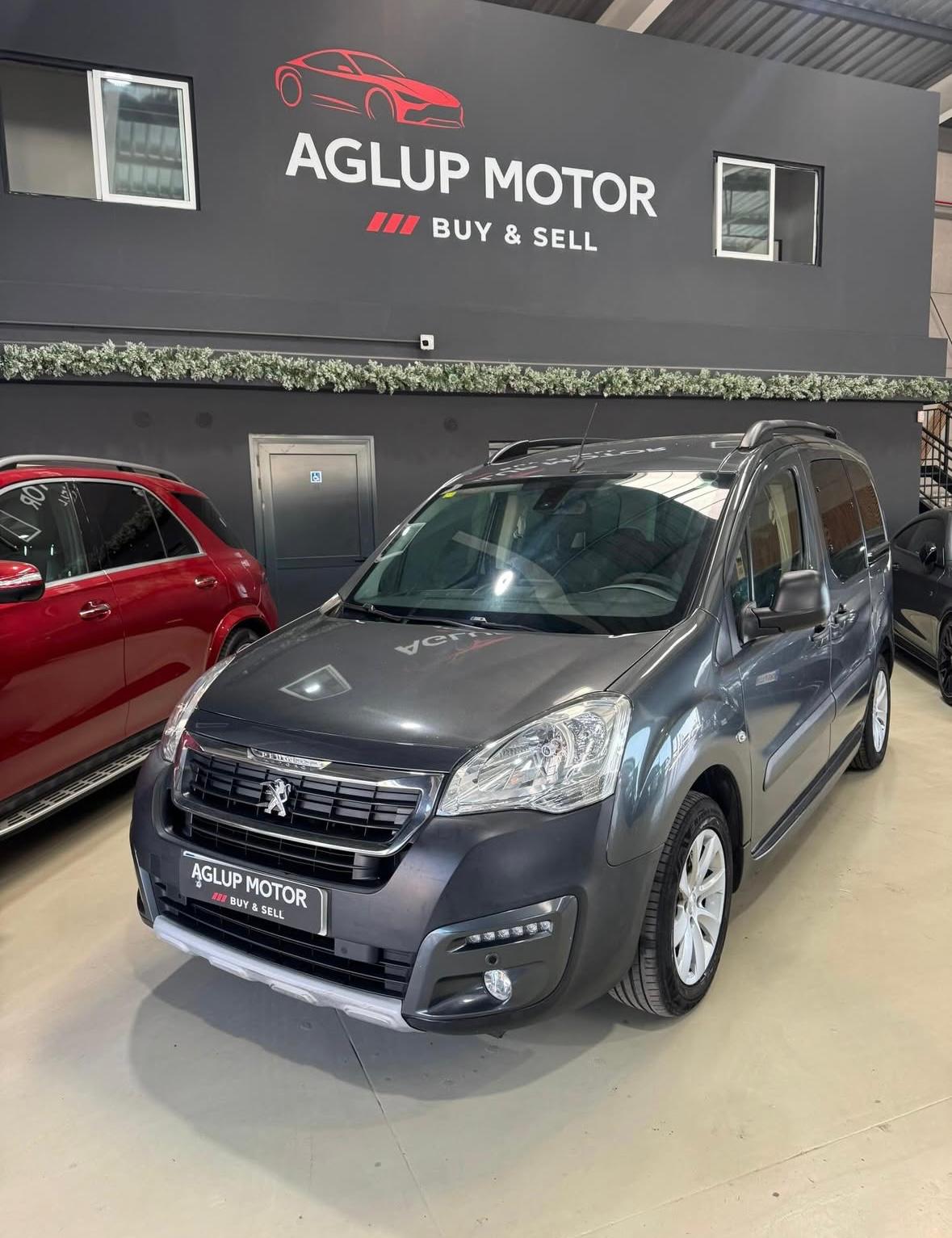 Foto del PEUGEOT Partner Tepee 1.6BlueHDI Outdoor 100