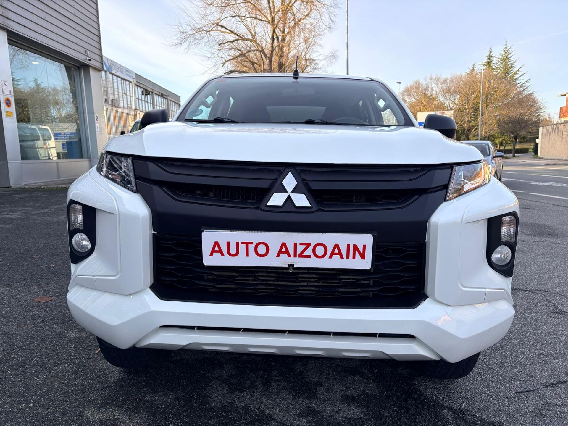 Imagen 2 de MITSUBISHI L200