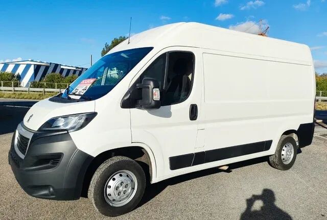 Foto del PEUGEOT Boxer Furgón 2.2BlueHDI 335 L2H2 Pack S&S 140