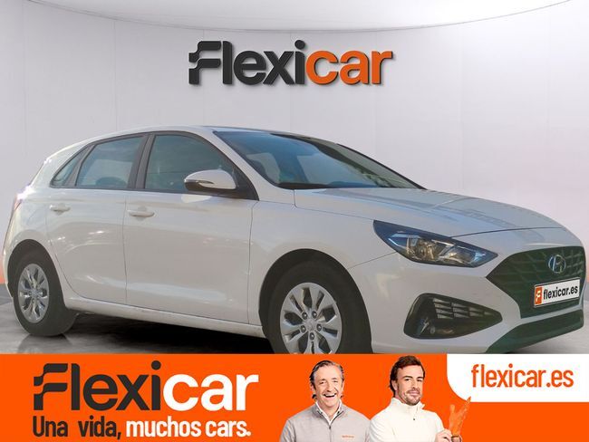 HYUNDAI i30 (1.5 DPI Essence) en Cáceres