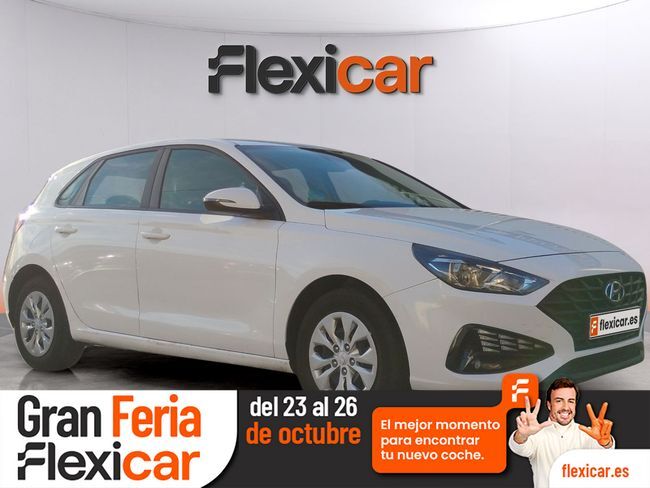 HYUNDAI i30 (1.5 DPI Essence) en Cáceres