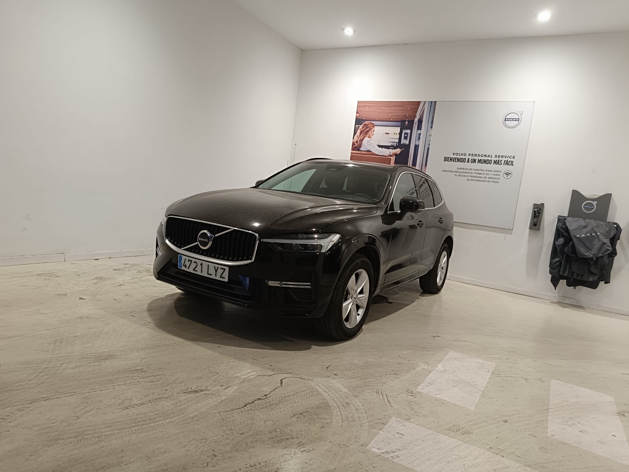 VOLVO XC60 (2.0 B4 D CORE AUTO 197 5P) en Cádiz