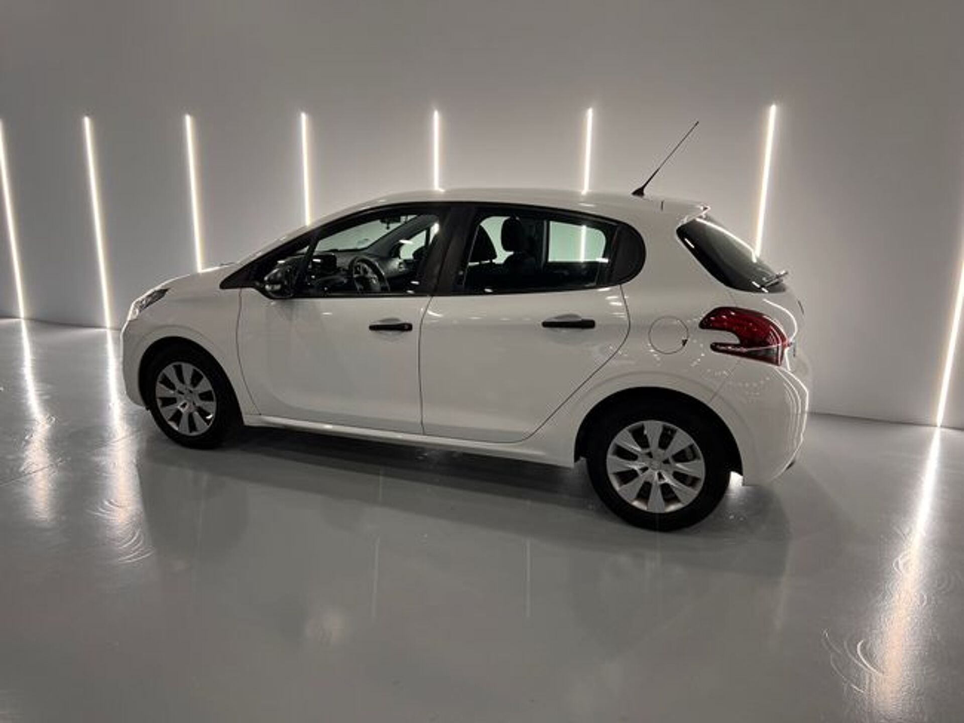 Imagen 3 de PEUGEOT 208