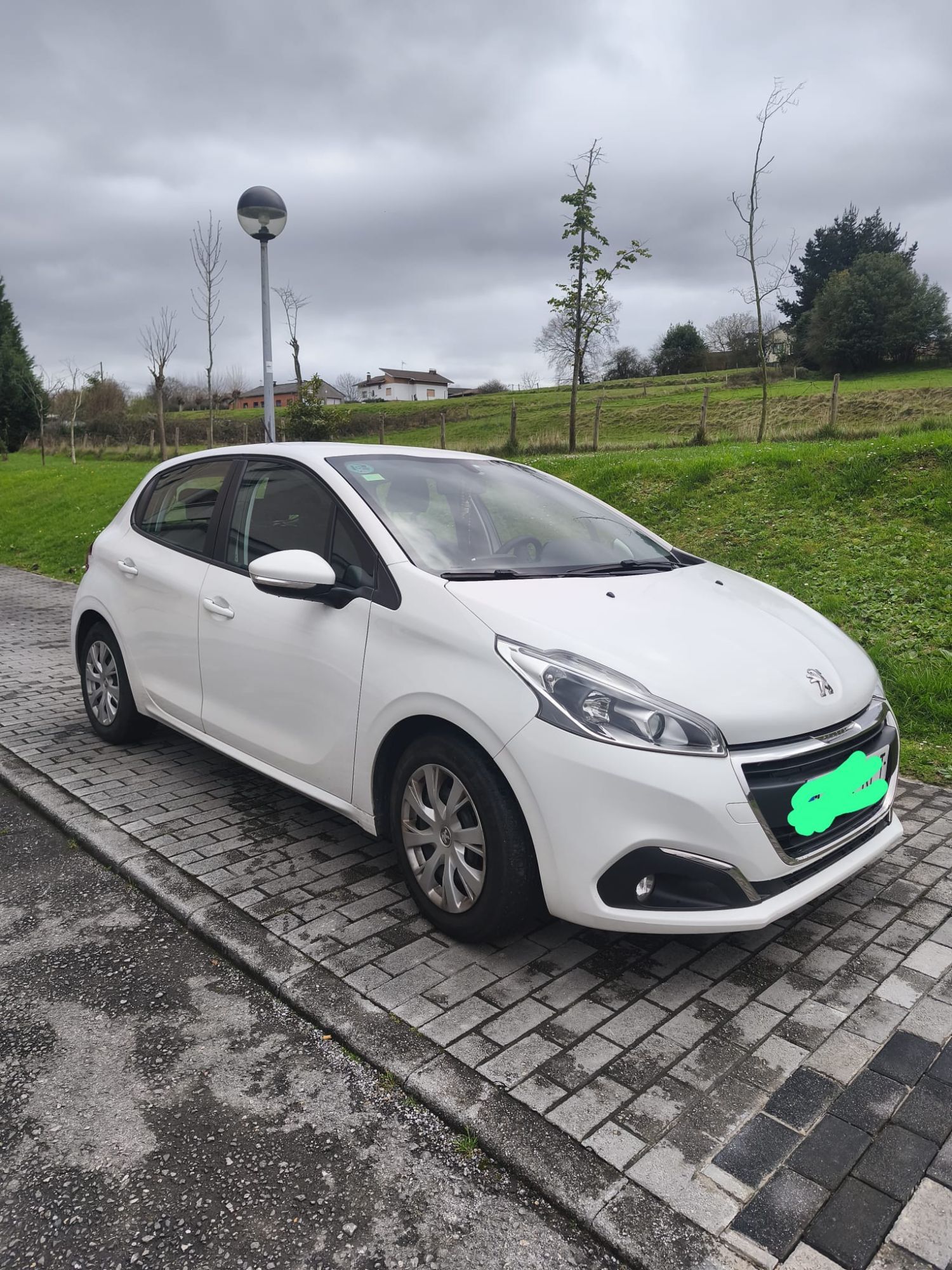 Foto del PEUGEOT 208 1.6BlueHDi Style 75