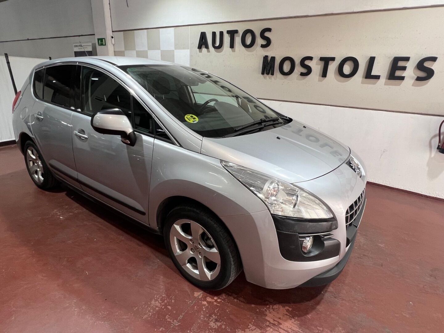 PEUGEOT 3008 (1.6HDI FAP Premium) en Madrid