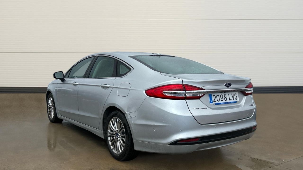 Foto del FORD Mondeo Sedán 2.0 HEV Titanium