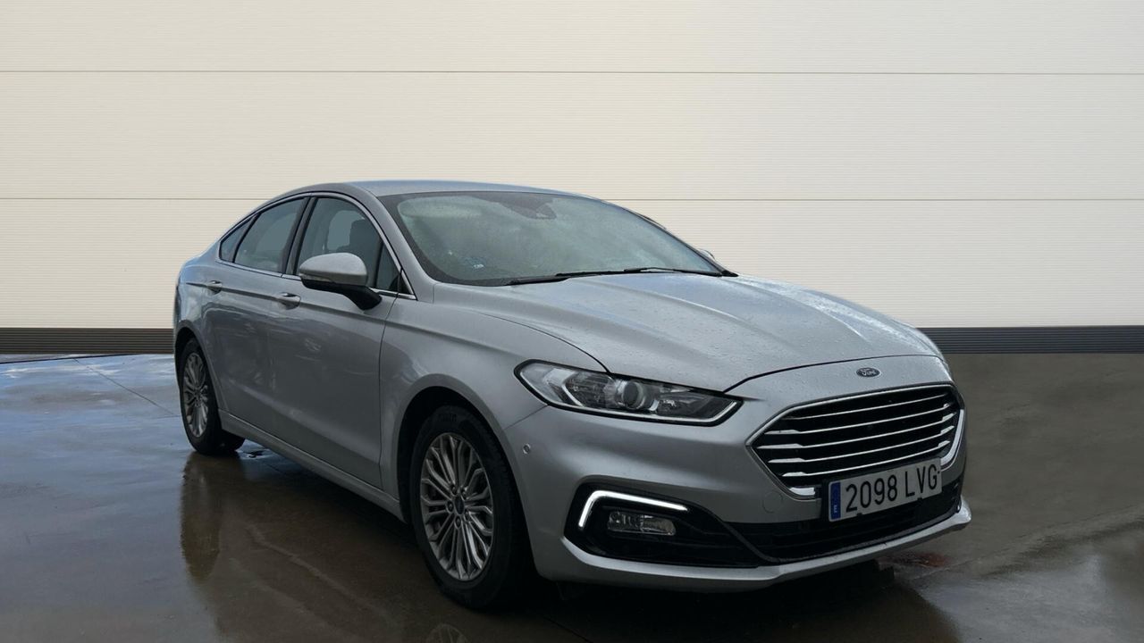 Foto del FORD Mondeo Sedán 2.0 HEV Titanium