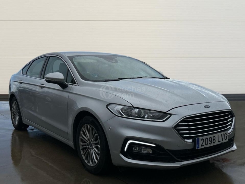 Foto del FORD Mondeo Sedán 2.0 HEV Titanium