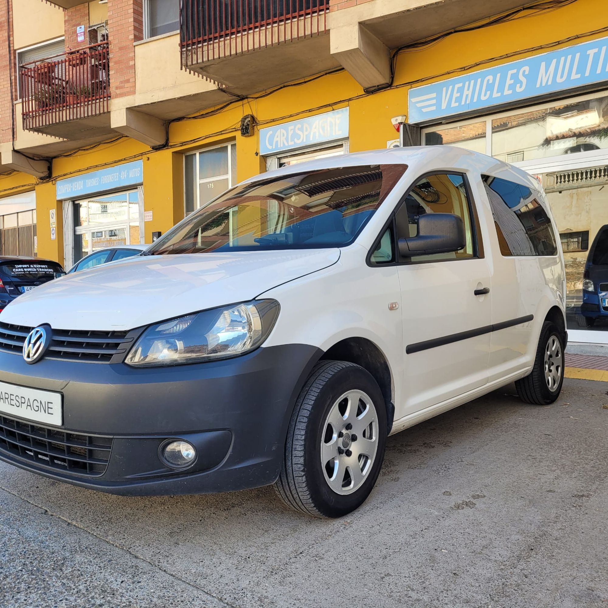 VOLKSWAGEN Caddy (1.6TDI BMT Trendline 102) en Lleida