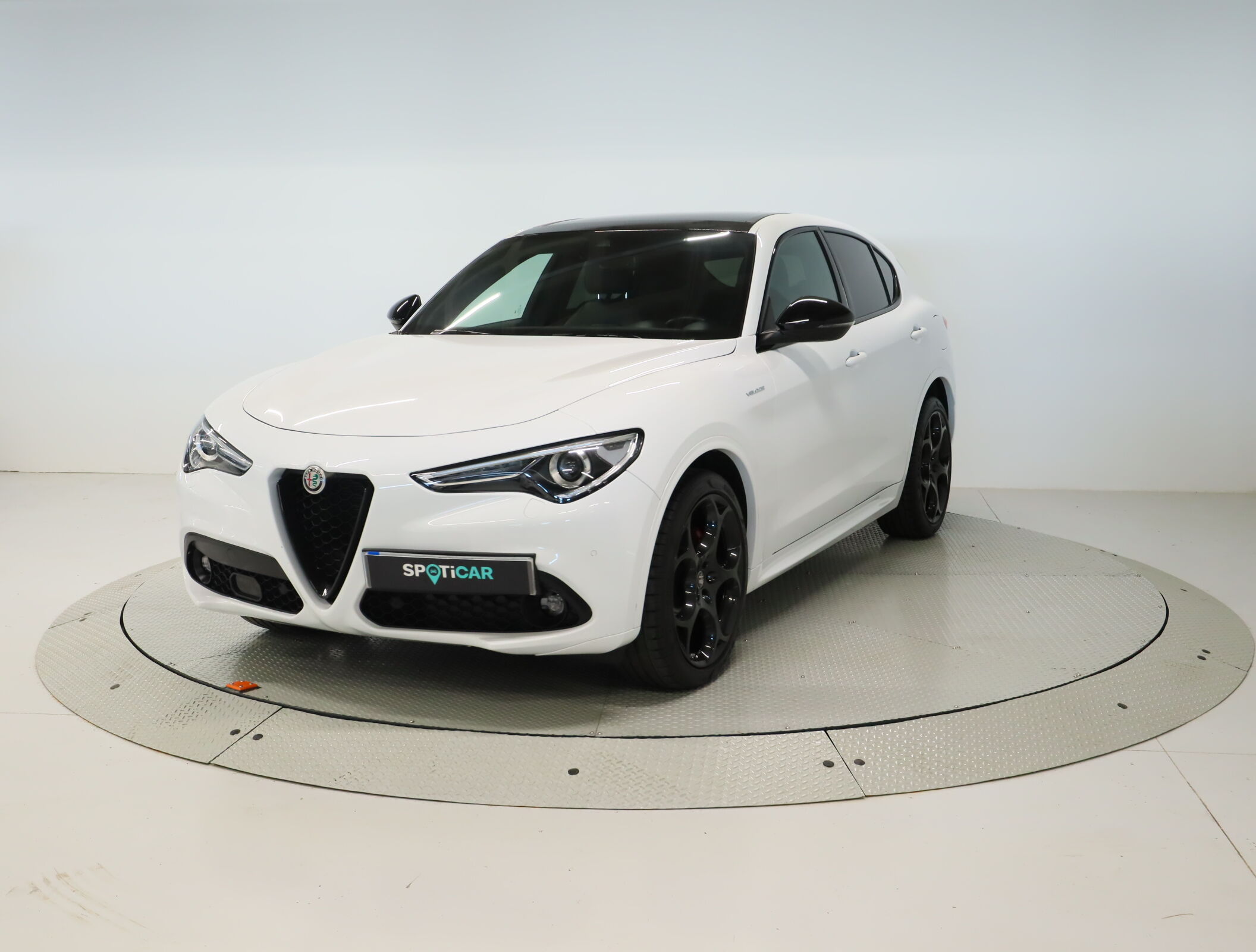 ALFA ROMEO Stelvio (MY22-2.2 DIESEL 210CV VELOCE Q4) en Baleares