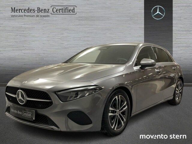 MERCEDES Clase A (180 100 kW (136 CV)) en Barcelona