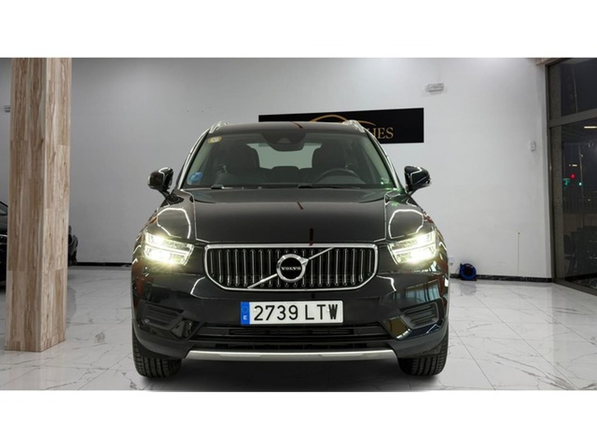 Imagen 2 de VOLVO XC40