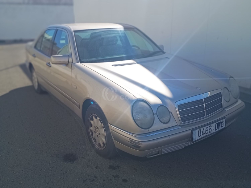 Foto del MERCEDES Clase E E 230