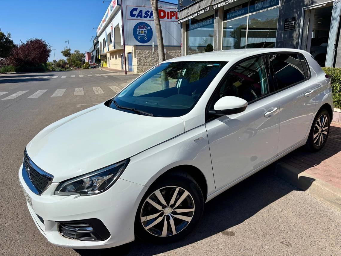 PEUGEOT 308 (5p   BlueHDi 130 S&S 6 Vel. MAN Style) en Jaén