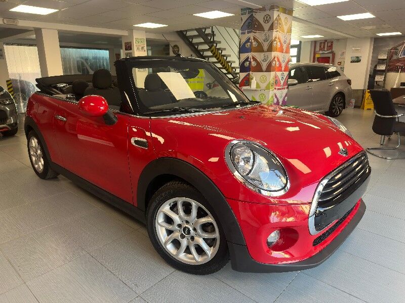 MINI Mini (Cabrio Cooper Finition Chili) en Barcelona