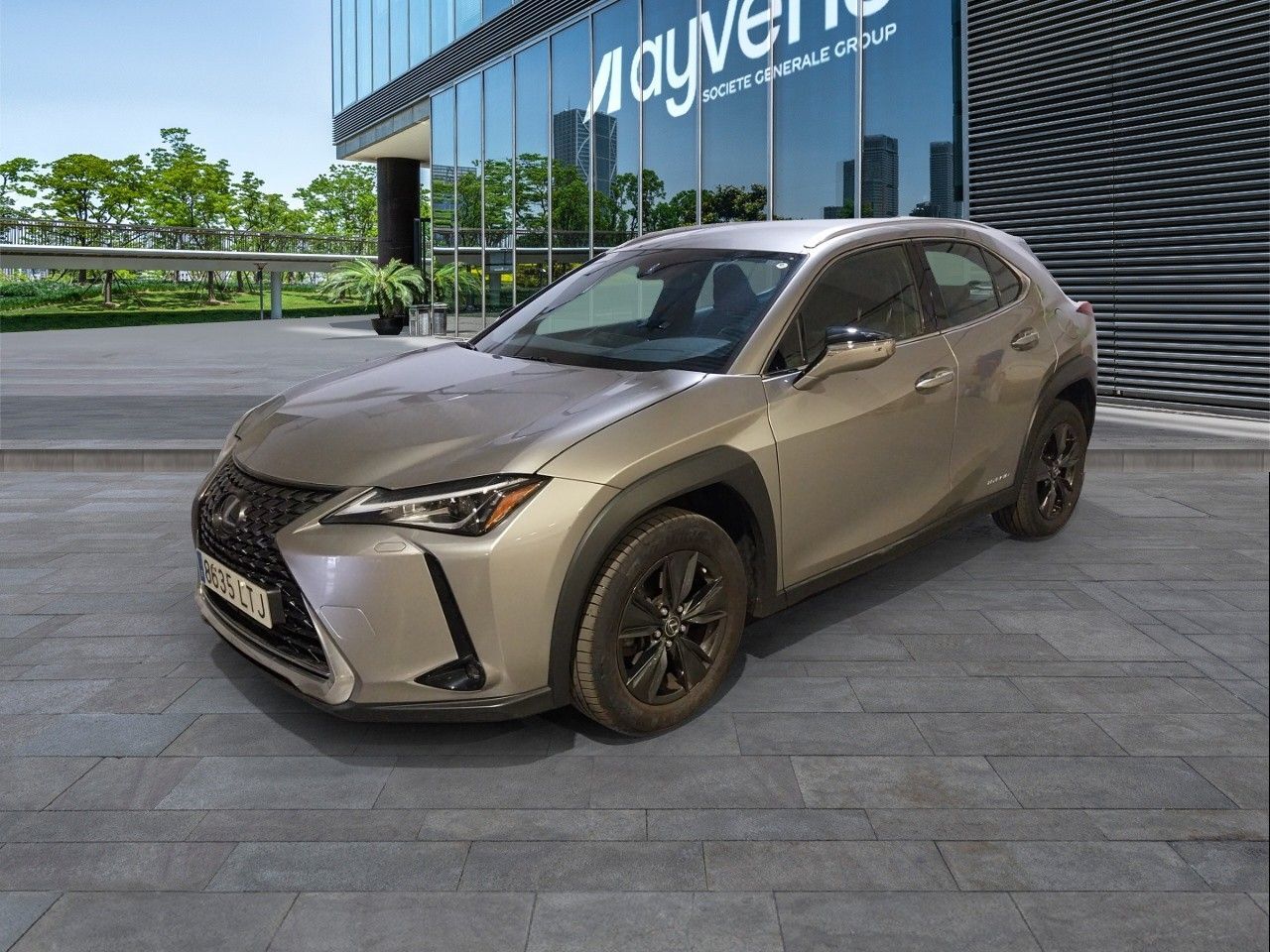 LEXUS UX (250h Business 2WD 135 kW (184 CV)) en Madrid