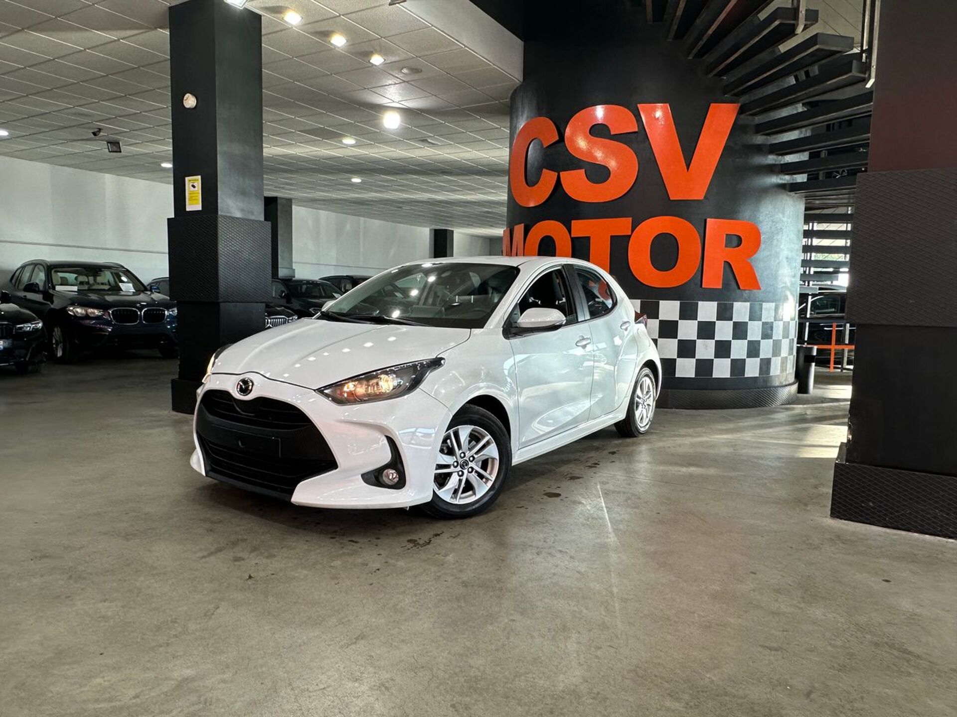 Imagen 2 de TOYOTA Yaris