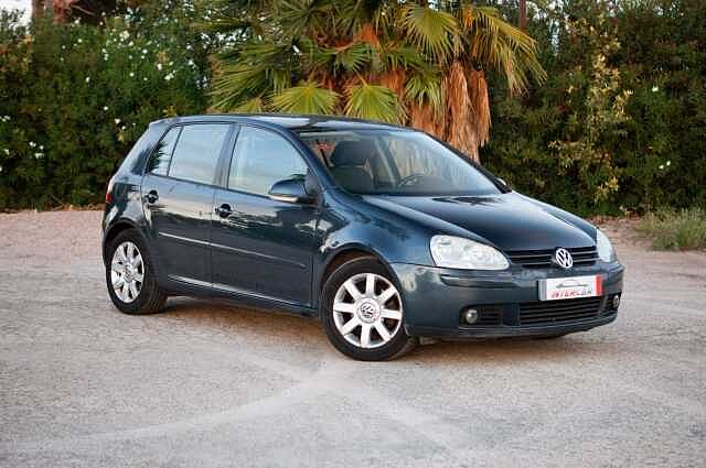 VOLKSWAGEN Golf 1.9TDI Trendline 105