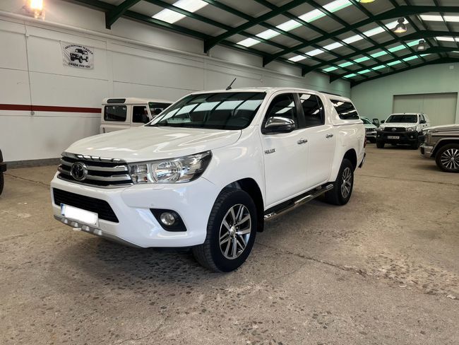 TOYOTA Hilux (2.4 D4D VX AUT) en Córdoba