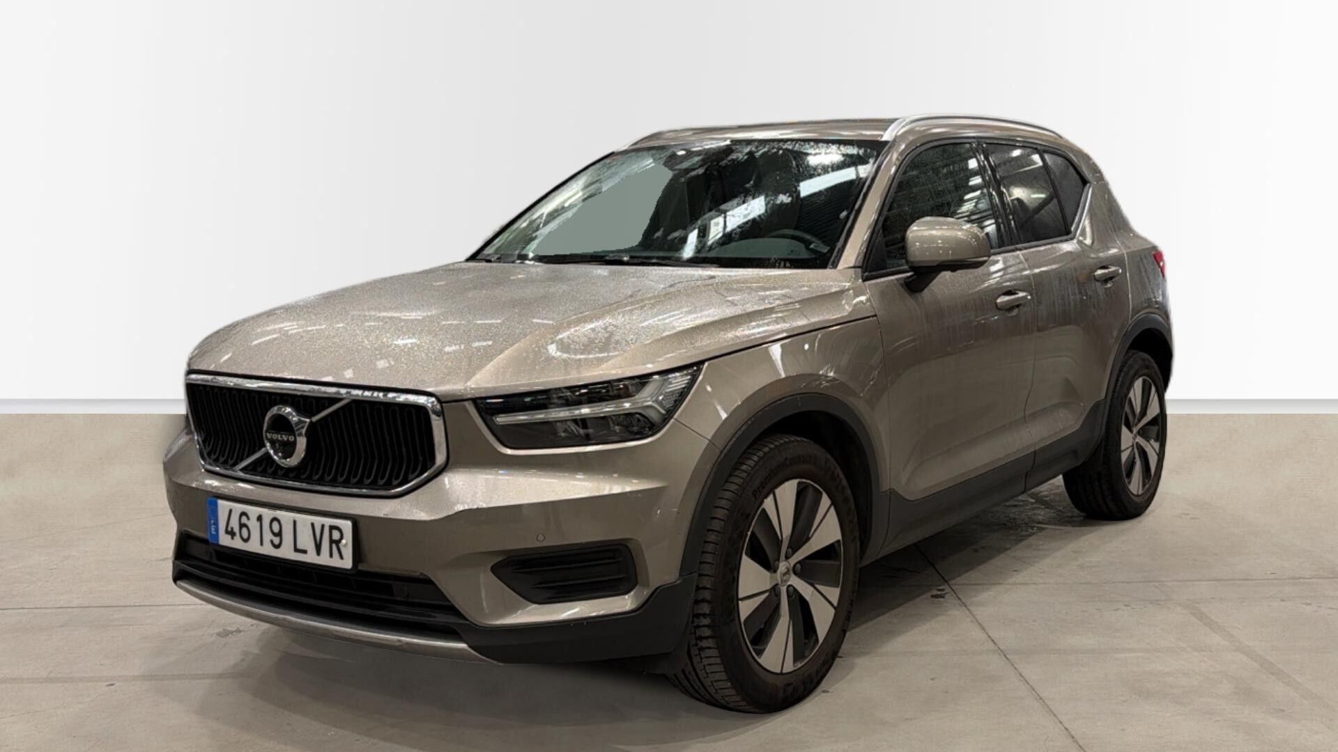 VOLVO XC40 (T3 Momentum Pro 120 kW (163 CV)) en Madrid