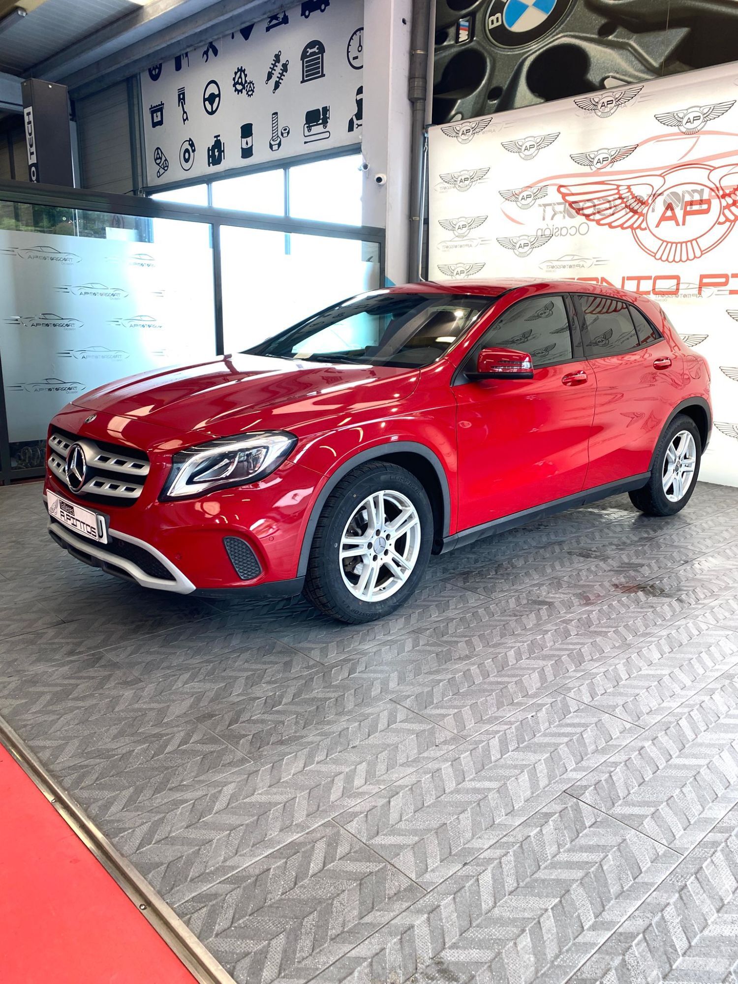 MERCEDES Clase GLA (GLA 200d) en Pontevedra