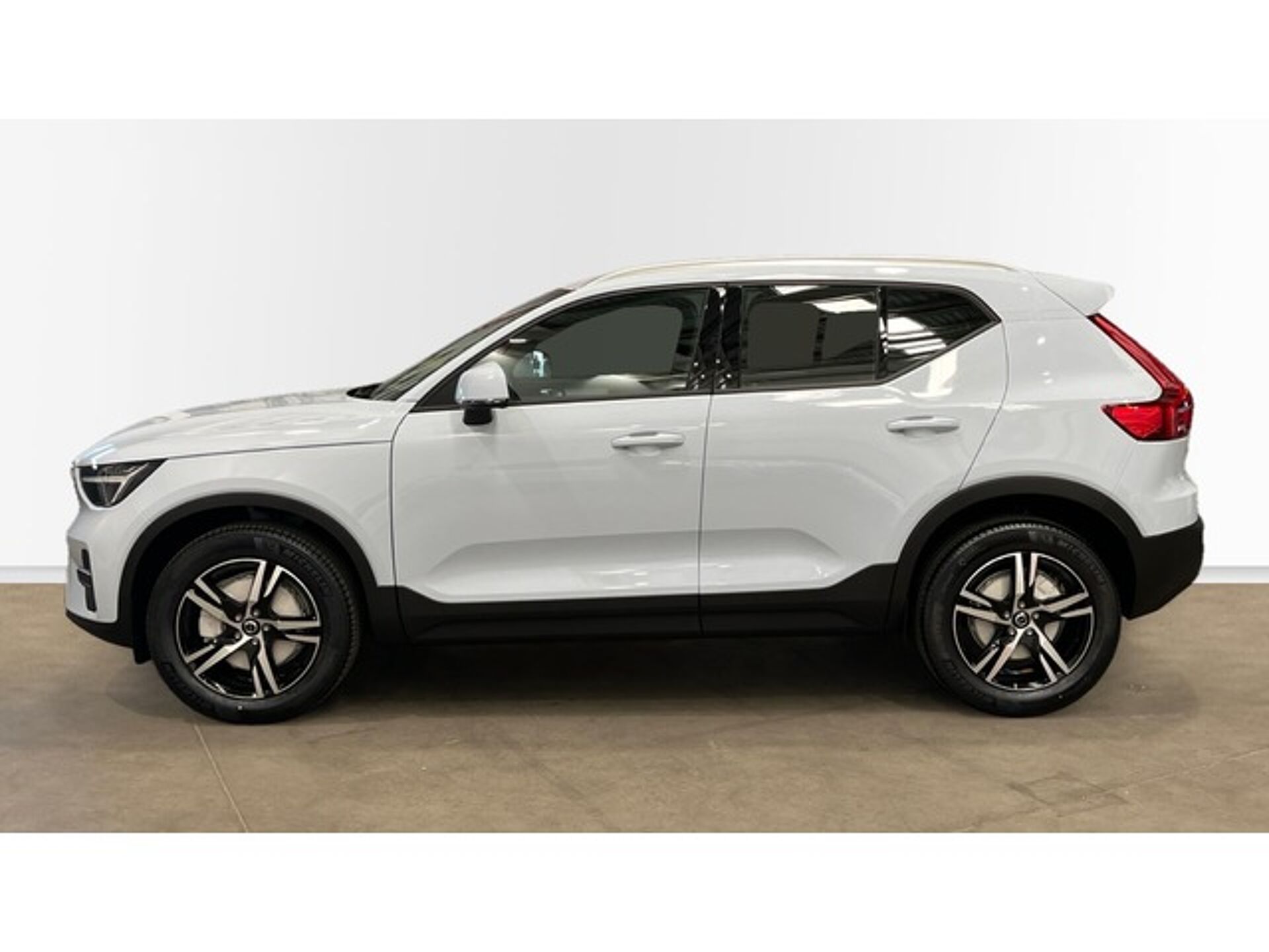Imagen 3 de VOLVO XC40