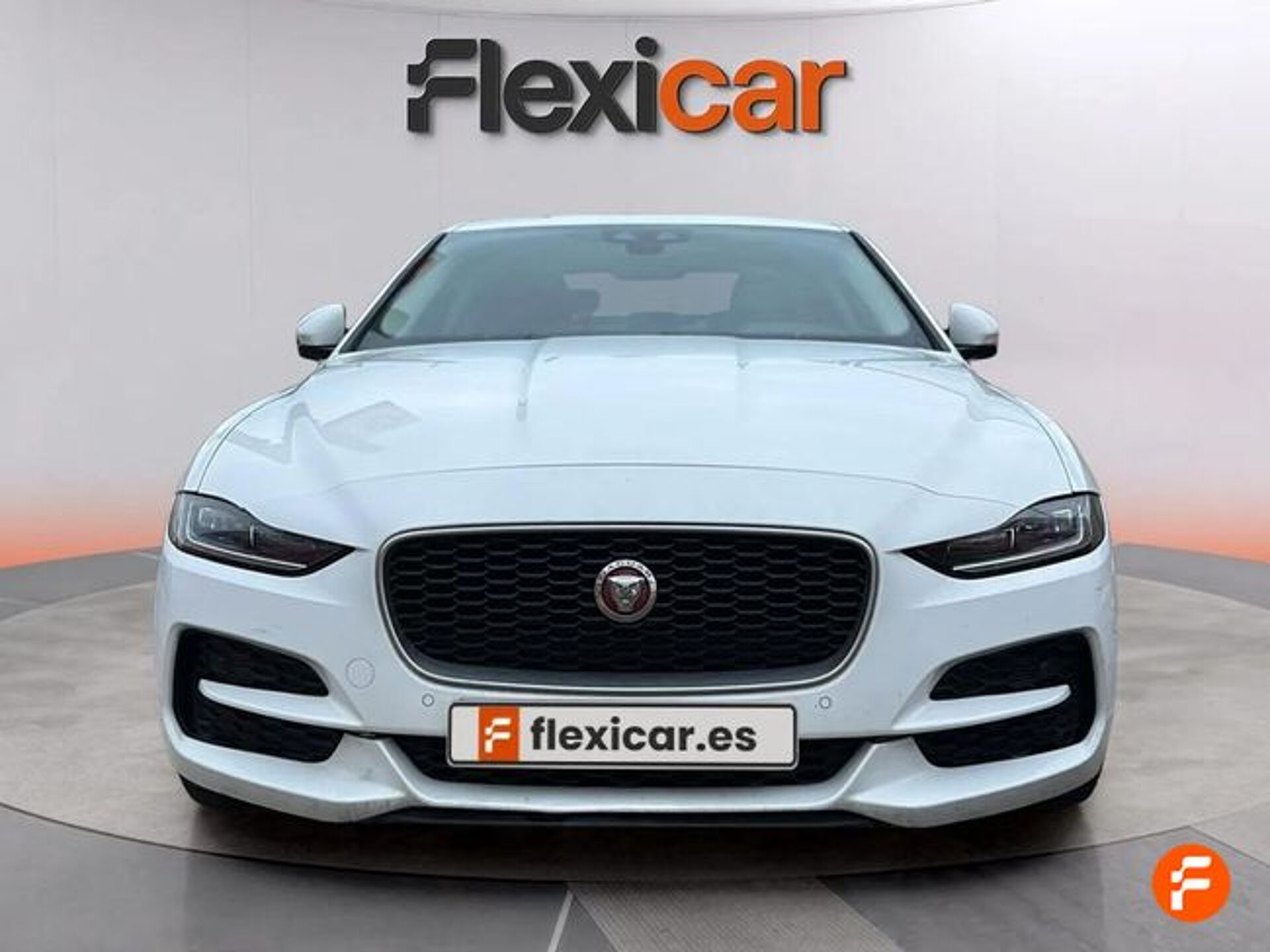 Imagen 2 de JAGUAR XE