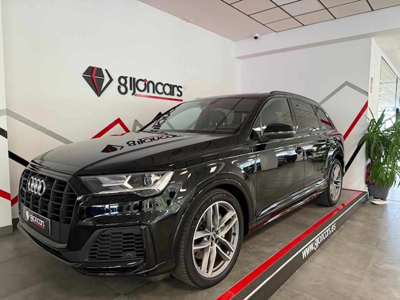 AUDI Q7 (Black line 50 TDI 210kW (286CV) q. tip.) en Asturias