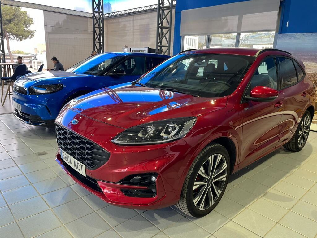 Foto del FORD Kuga 2.5 Duratec PHEV ST-Line X 4x2