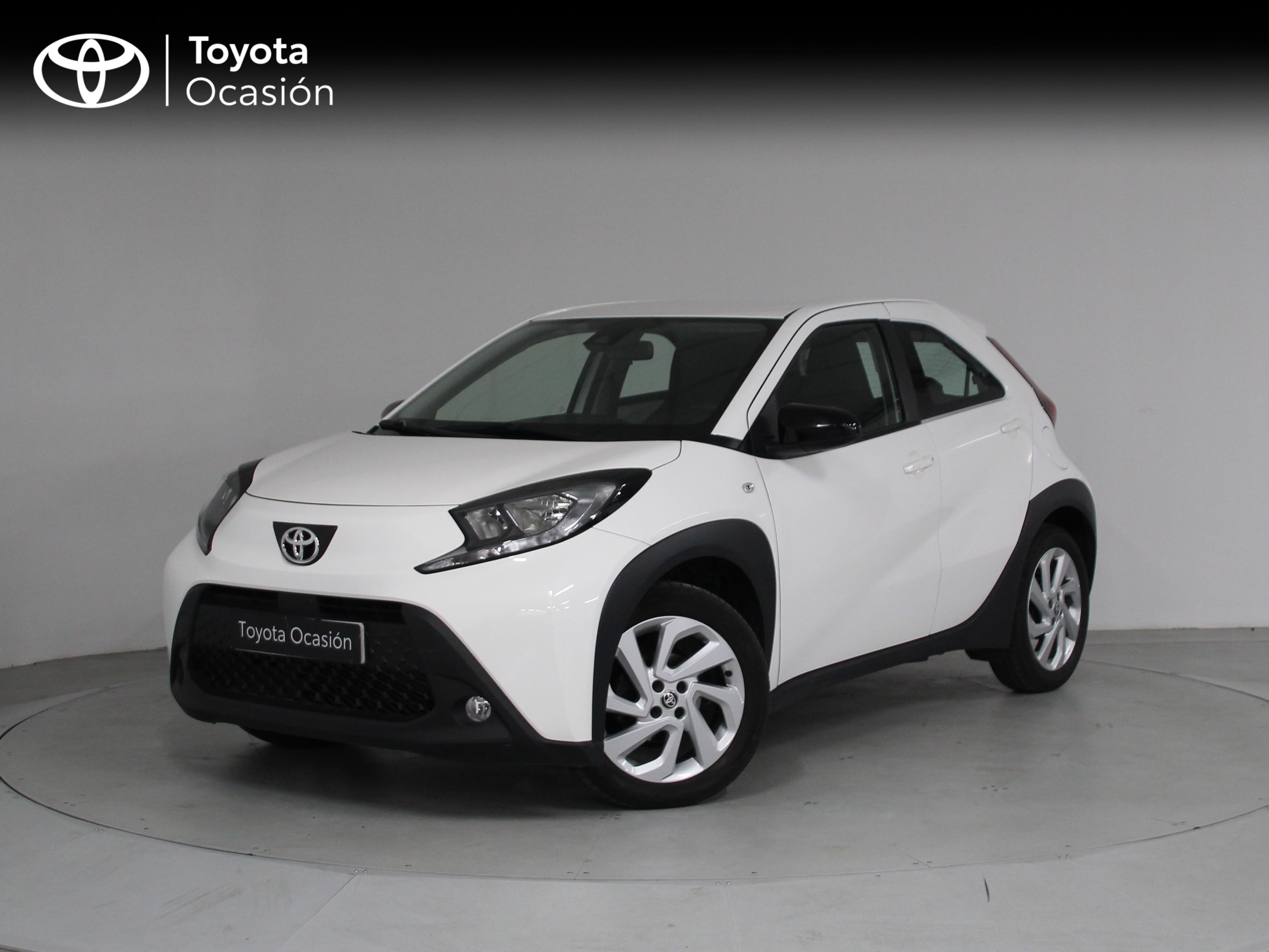 TOYOTA Aygo X Cross (1.0 VVT-I 72CV Play) en Barcelona