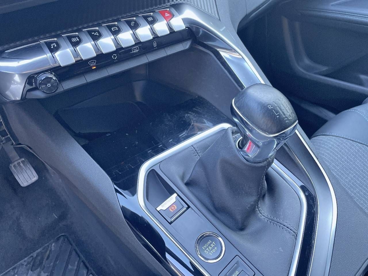 Foto del PEUGEOT 3008 1.2 S&S PureTech Allure 130