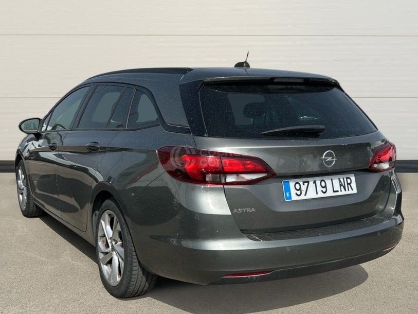 Foto del OPEL Astra 1.4T S-S Business Elegance Aut. 145