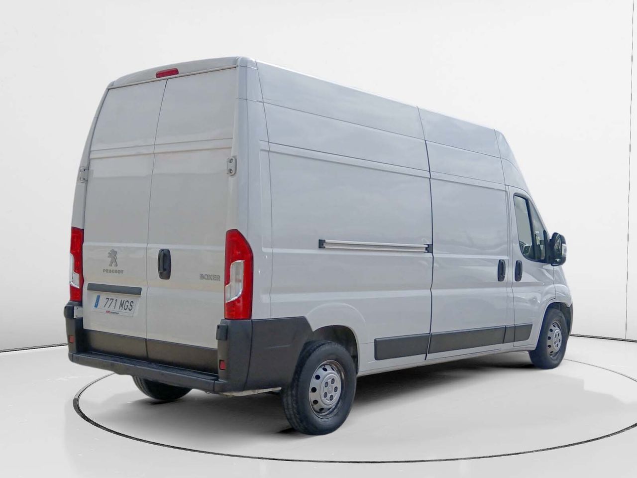 Foto del PEUGEOT Boxer Furgón 2.2BlueHDI 435 L3H3 S&S 140