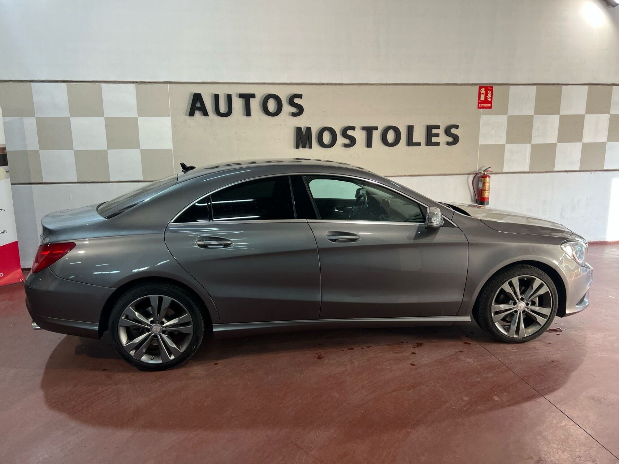 MERCEDES Clase CLA (CLA 200d) en Madrid