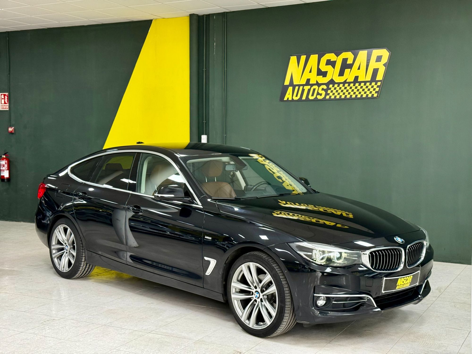 BMW Serie 3 (318d Gran Turismo) en Valencia