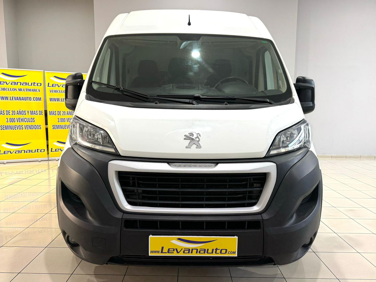 Foto del PEUGEOT Boxer Furgón 2.2BlueHDI 333 L2H2 S&S 140