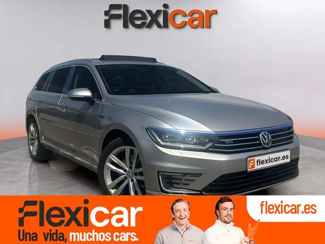 VOLKSWAGEN Passat (GTE 1.4 TSI 115kW (156CV) DSG Variant) en Barcelona