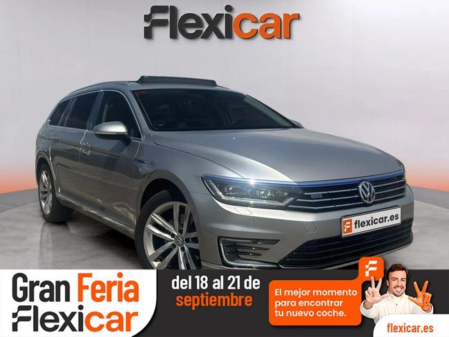 VOLKSWAGEN Passat (GTE 1.4 TSI 115kW (156CV) DSG Variant) en Barcelona