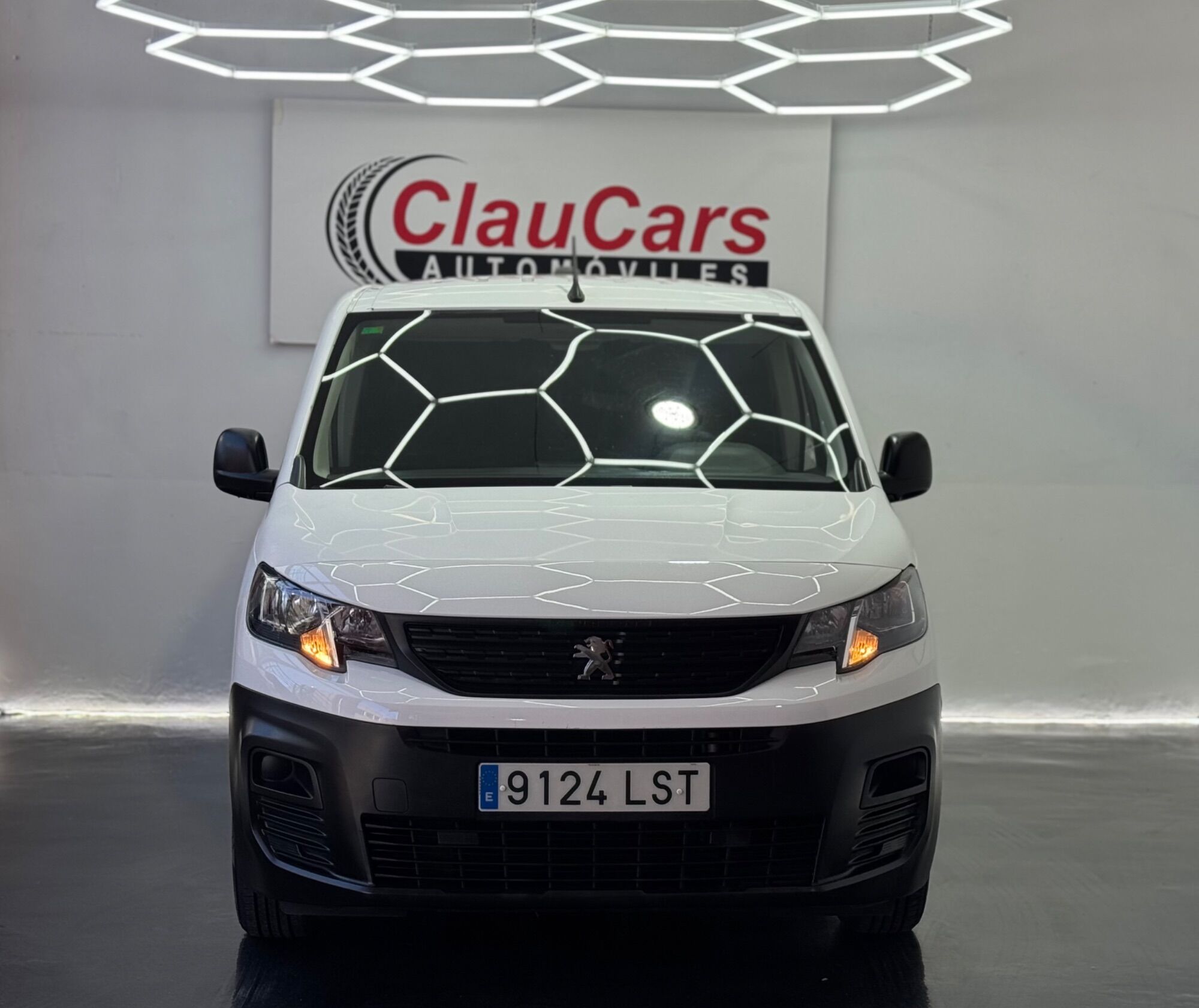 Foto del PEUGEOT Partner 1.5BlueHDI S&S Premium Standard 600kg 100