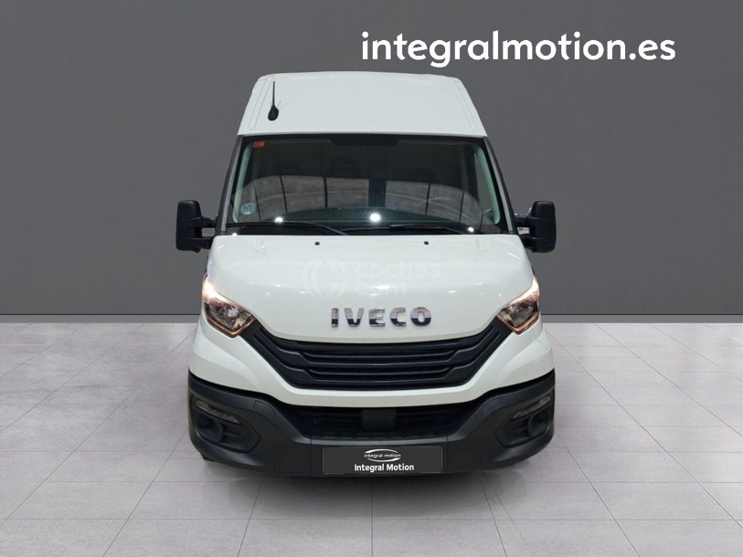 Foto del IVECO Daily Furgón 35C16 V 4100L H2 17.5 156