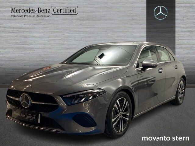 MERCEDES Clase A (180 100 kW (136 CV)) en Barcelona